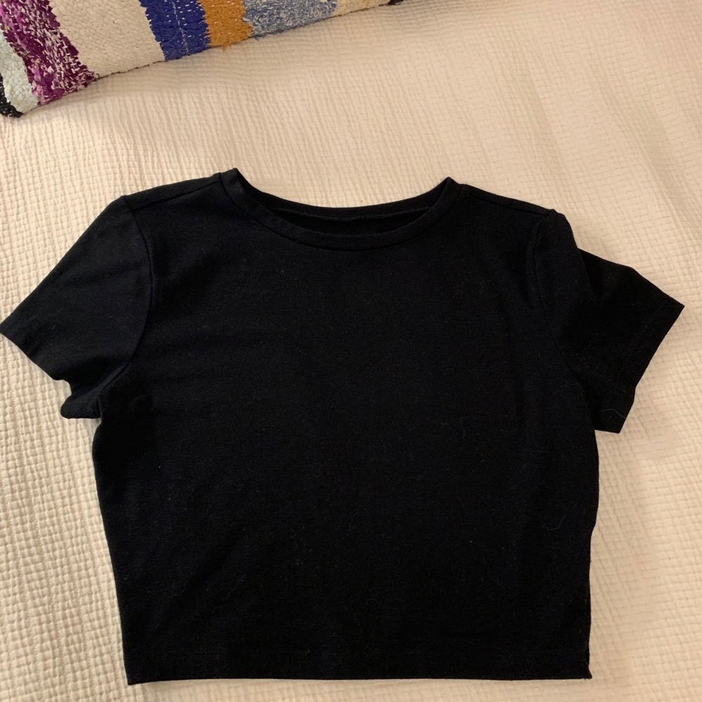 Wild Fable cropped tight black tee
